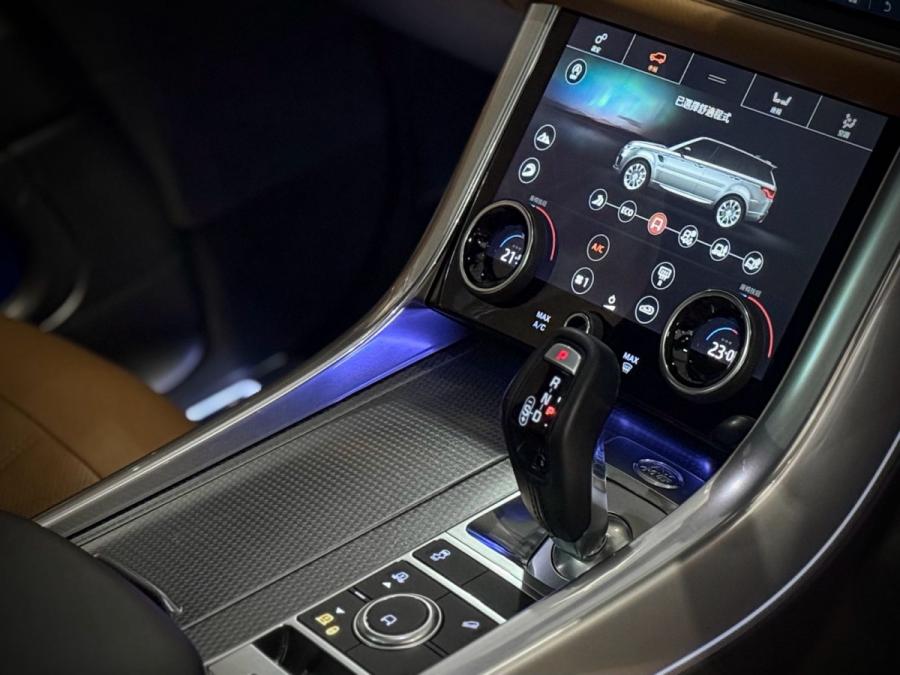 RANGE ROVER SPORT 3.0 P400 7S HSE DYN - Image 9